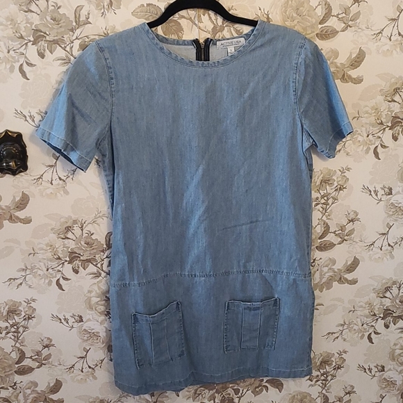 Dress - Picture 1 of 3